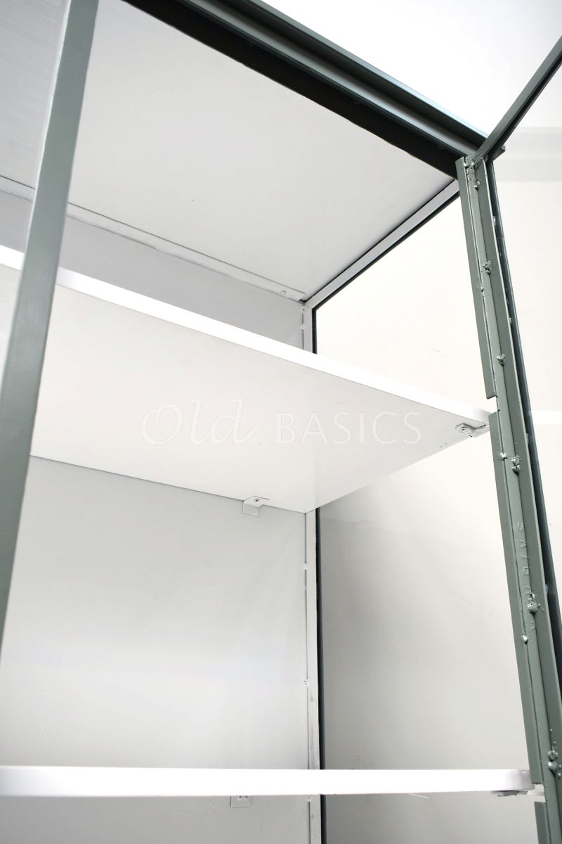 Detail van Apothekerskast Ivar Ladre Lindegroen, groen, grijs, materiaal staal